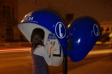 foto de cabina de  telefonía en Cuba